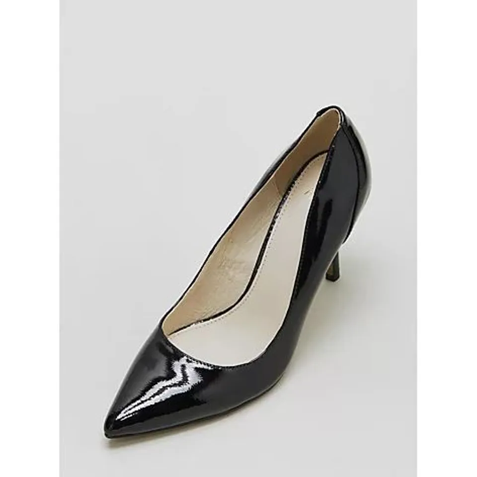 DANNII MINOGUE DISCO QUEEN COURT- BLACK SIZE 7 