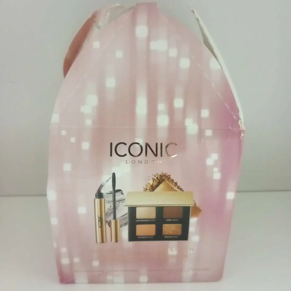 APPROXIMATELY SEVEN BOXED ICONIC LONDON SMOKEY EYE OBSESSION GIFT SETS