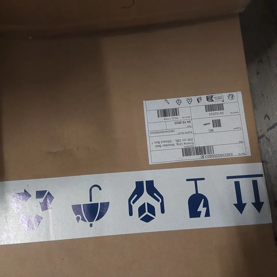 PALLET CONTAINING A LARGE QUANTITY OF ASSORTED EMMA BED PARTS