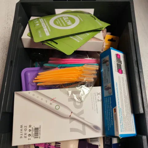 APPROXIMATELY 15 ASSORTED HEALTH & BEAUTY PRODUCTS 