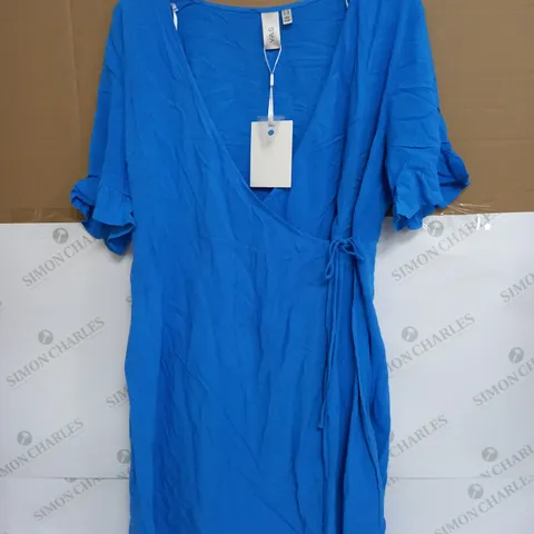 YASSELMA SS WRAP DRESS IN BLUE - EU XL