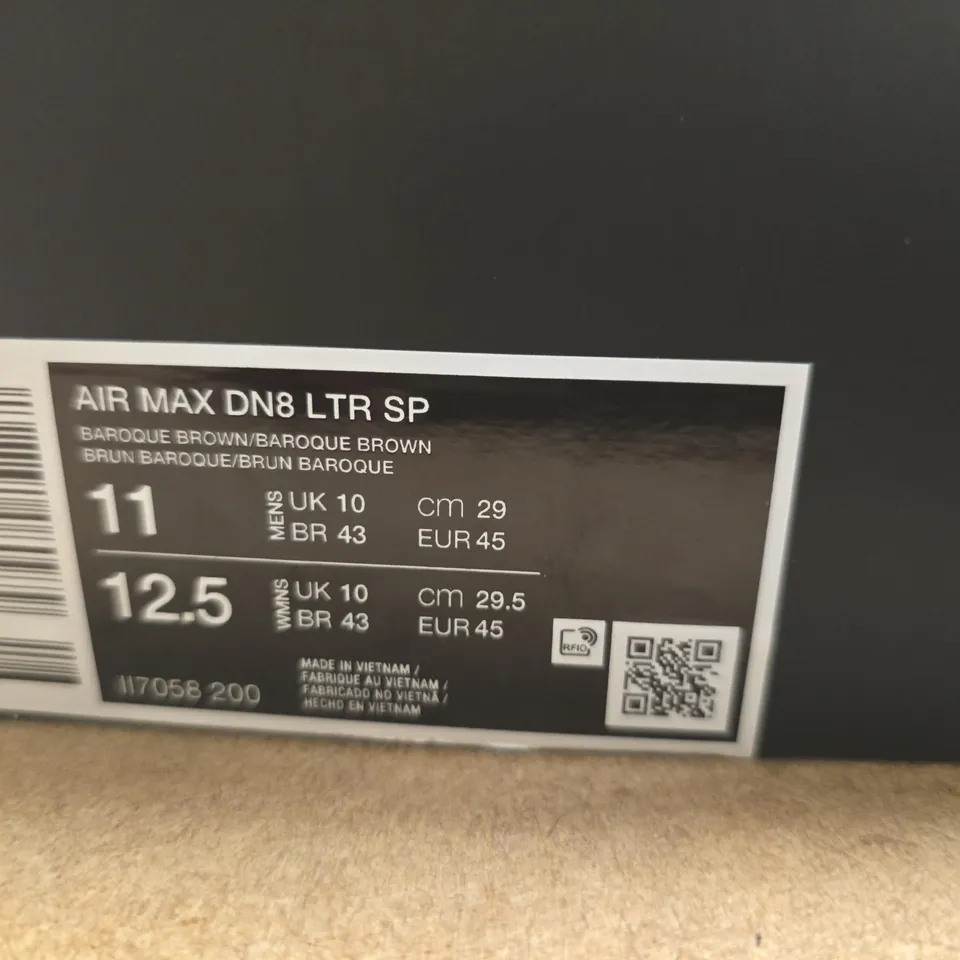 BOXED PAIR OF NIKE AIR MAX SHOES DN8 LTR SP BAROQUE BROWN - UK SIZE 10