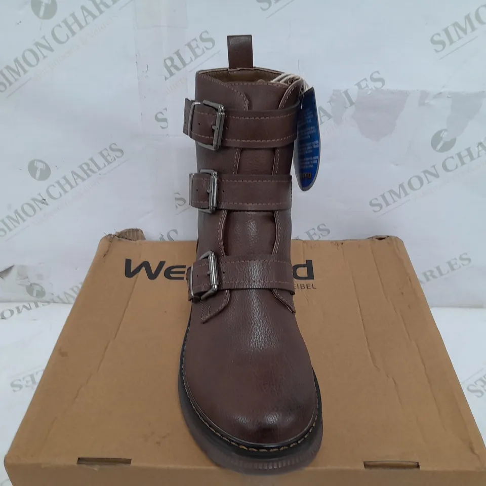BOXED PAIR OF WESTLAND PEYTON 07 BROWN SMOOTH BOOTS - SIZE 37