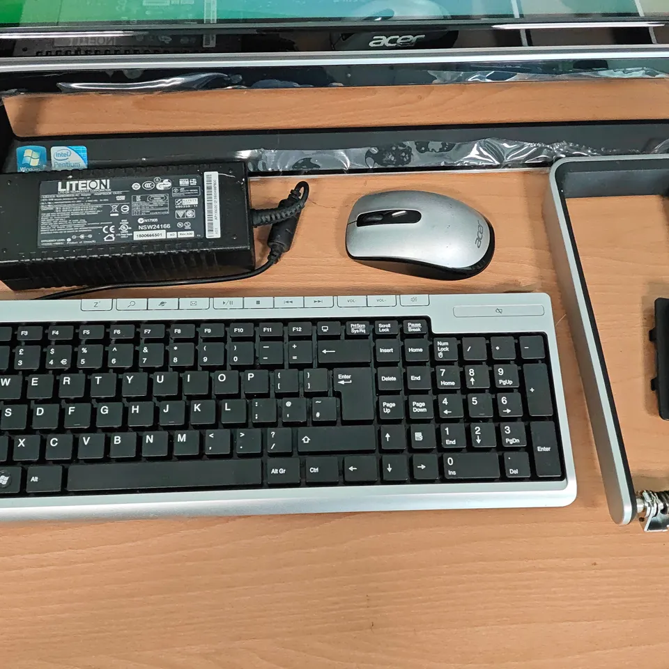 UNBOXED ACER ASPIRE Z5771 ALL IN ONE COMPUTER WITH ACCESSORIES 