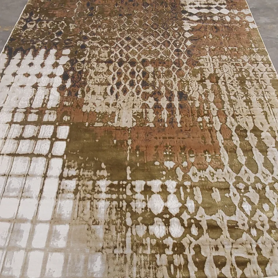 KINSLOW BRONZE RUG // SIZE: 240 X 340cm