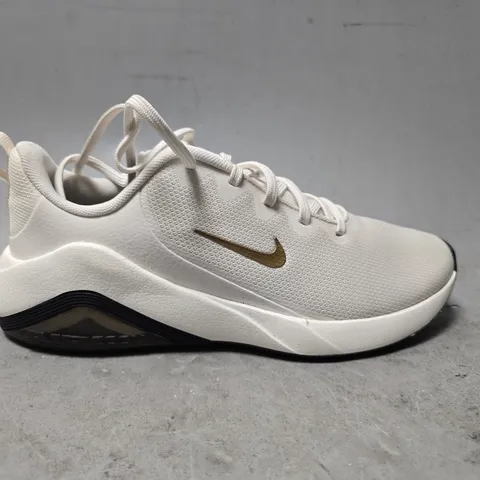 NIKE AIR ZOOM WHITE TRAINERS - UK 6