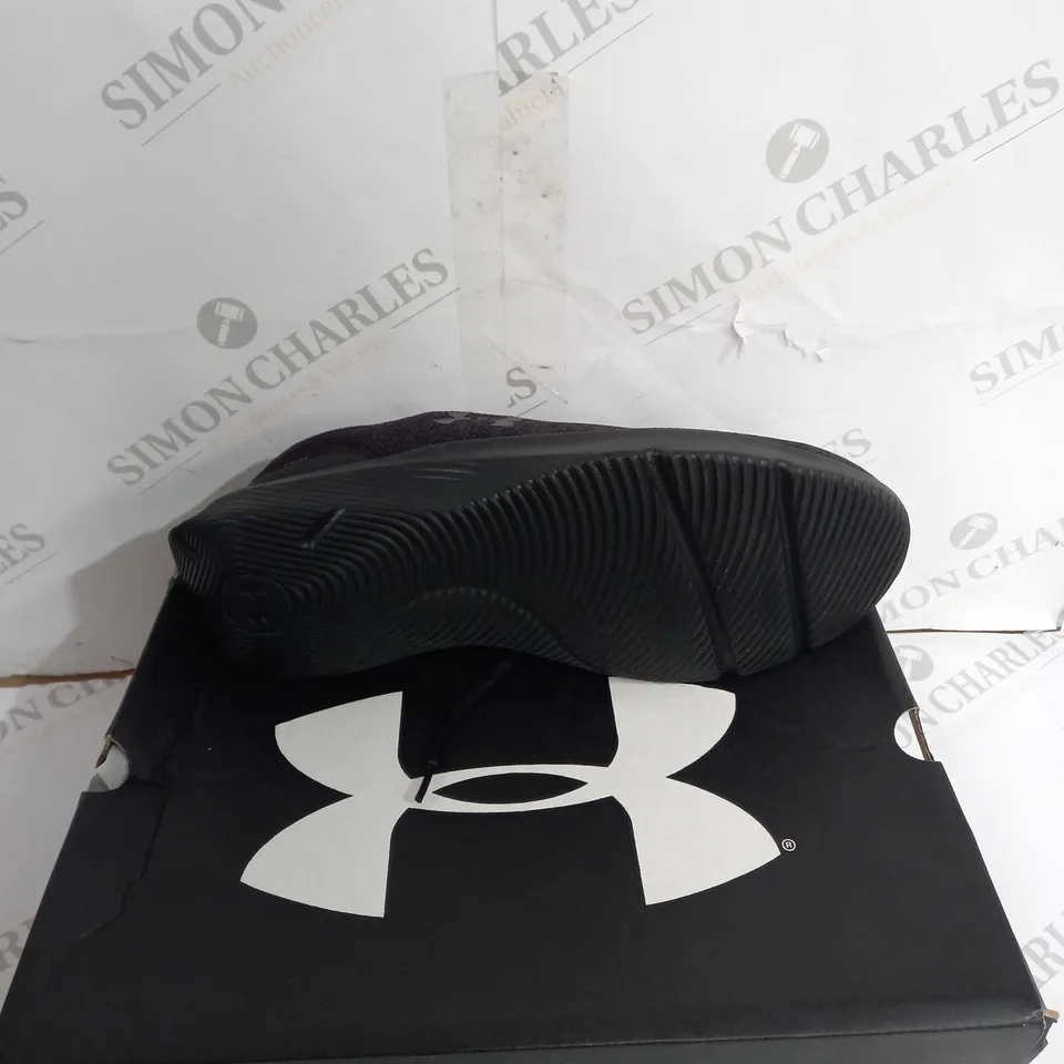 BOXED PAIR OF UNDER ARMOUR UA MOJO 2 UK 9.5