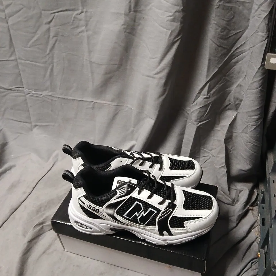 NEW BALANCE 530 SNEAKERS – WHITE/BLACK, EU 40 (UK 6) – BOXED