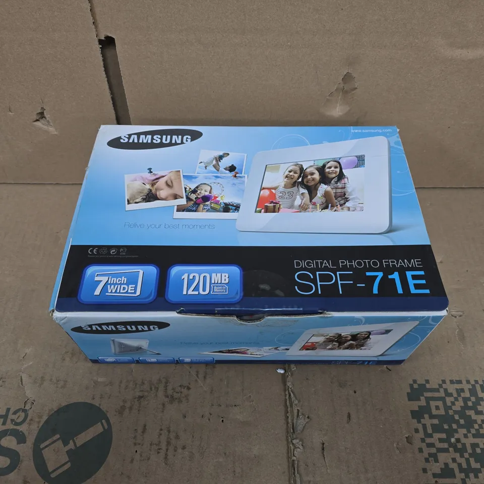 SAMSUNG SPF-7E 7-INCH DIGITAL PHOTO FRAME