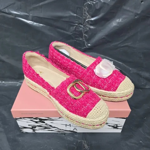 BOXED PAIR OF MODA IN PELLE FOLIO ESPADRILLE FLATFORM LOAFER IN RASBERRY - SIZE 6