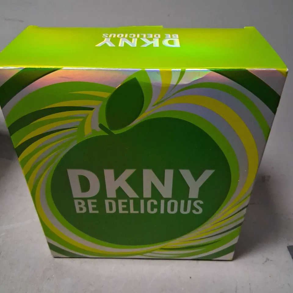 BOXED DKNY BE DELICIOUS GIFT SET