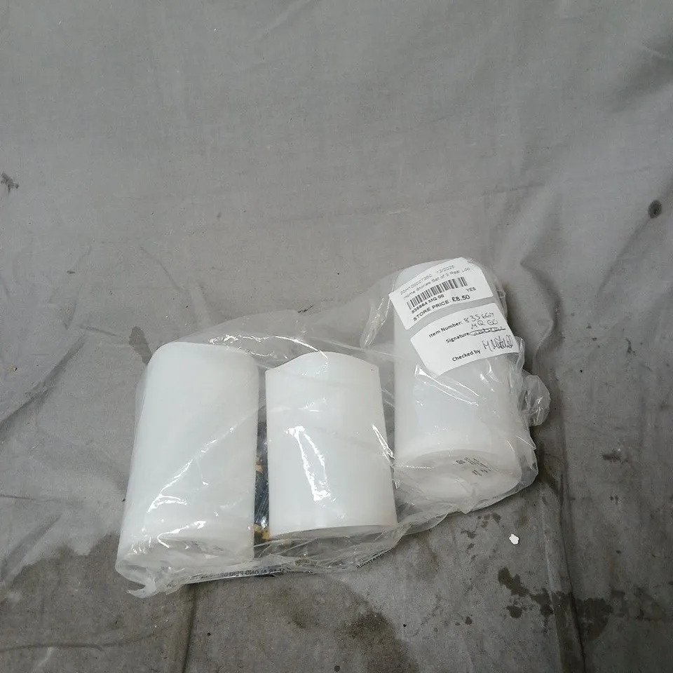 BOX OF APPROXIMATELY 10 ASSORTED ITEMS INCLUDING ELECTRIC CAN OPENER , SET OF REAL LOOK CANDLE LIGHTS AND GINGERBREAD MAN STORAGE CONTAINER 