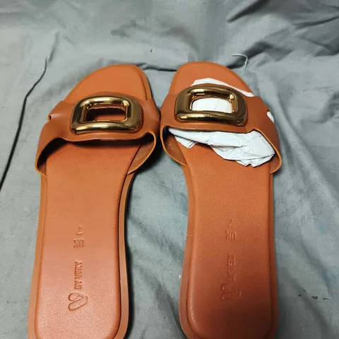 UK 7 BY VERY LEATHER SANDALS – BROWN WITH SQUARE GOLD BUCKLE