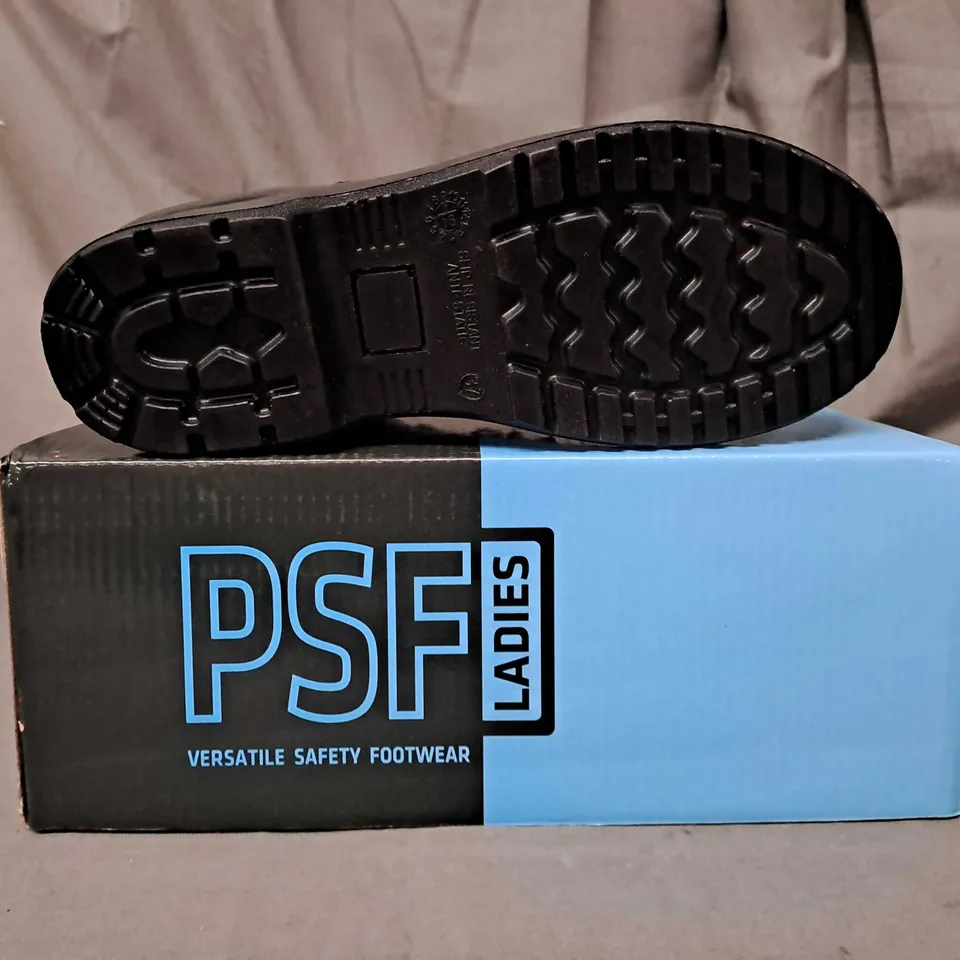 BOX OF APPROXIMATELY 8 BOXED PAIRS OF PSF LADIES SAFETY BOOTS IN BLACK SIZE 4
