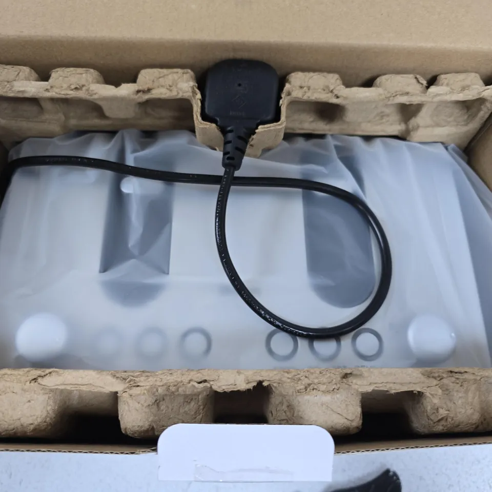BOXED SWAN FOUR SLICE BLACK TOASTER
