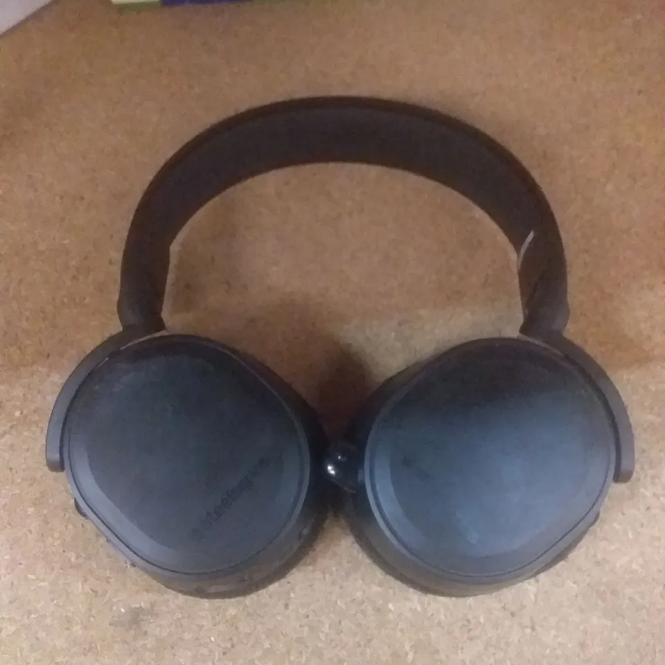STEEL SERIES ARCTIS 9 WIRELESS GAMING HEADSET