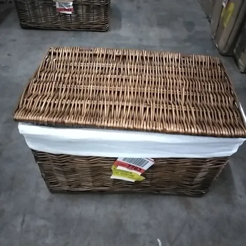 ARTHUR CAMERON RECTANGULAR WICKER STORAGE BASKET WITH LID AND REMOVABLE LINING