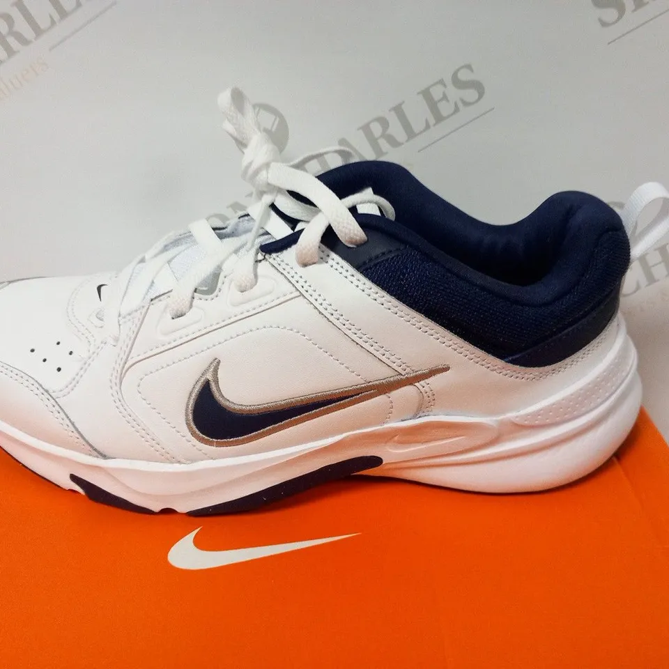 BOXED NIKE DEFY ALL DAY SIZE 7