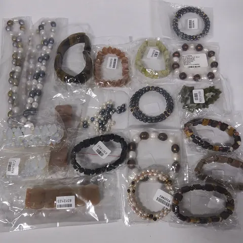 LOT OF 20 BRAND NEW FASHION BRACELETS IN VARIOUS STYLES AND SIZES