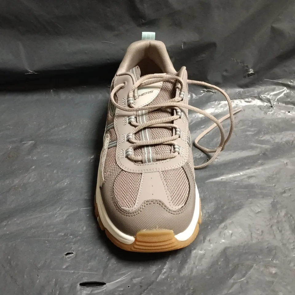 BOXED PAIR OF SKECHERS TRAINERS IN TAUPE/LIGHT BLUE SIZE UK 5