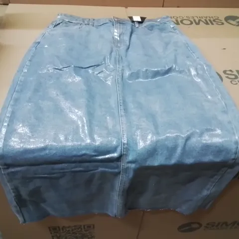 BOXED BRAND NEW APPROXIMATELY 16 JD WILLIAMS METALLIC SKIRT BLUE/SILVER SIZE 16