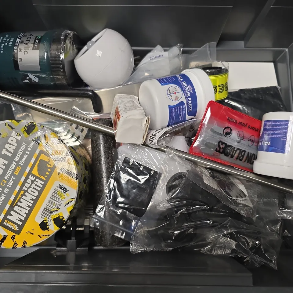 APPROXIMATELY 12 ASSORTED HOUSEHOLD ITEMS TO INCLUDE ALUMINIUM TAPE, BAKERY FRAGRANCE OIL SET, SAXTON BLADES, ETC