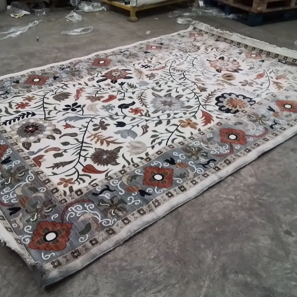 QUALITY DESIGNER AREA RUG - APPROXIMATELY 300X210CM