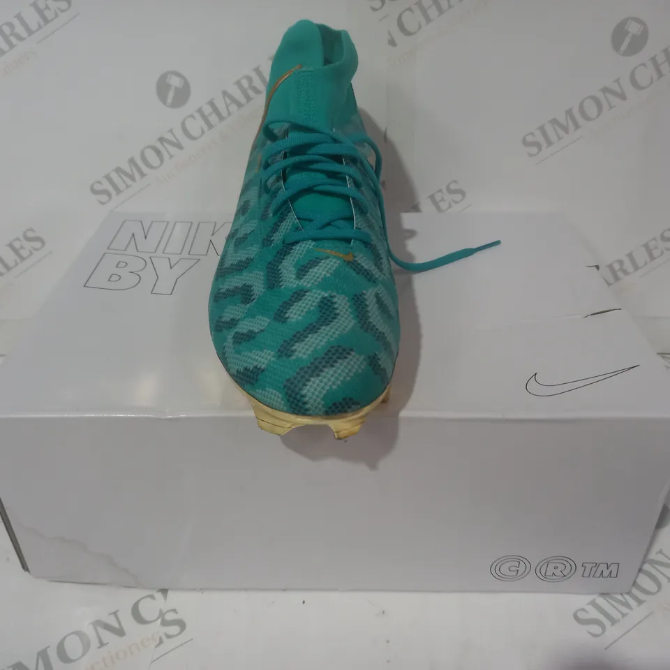 BOXED PAIR OF NIKE BY MYLAH FOOTBALL BOOTS IN TEAL/METALLIC GOLD UK SIZE 6