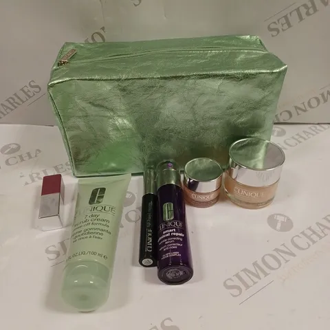 BOXED CLINIQUE FAN FAVOURITE SKINCARE & MAKE-UP GIFT SET 