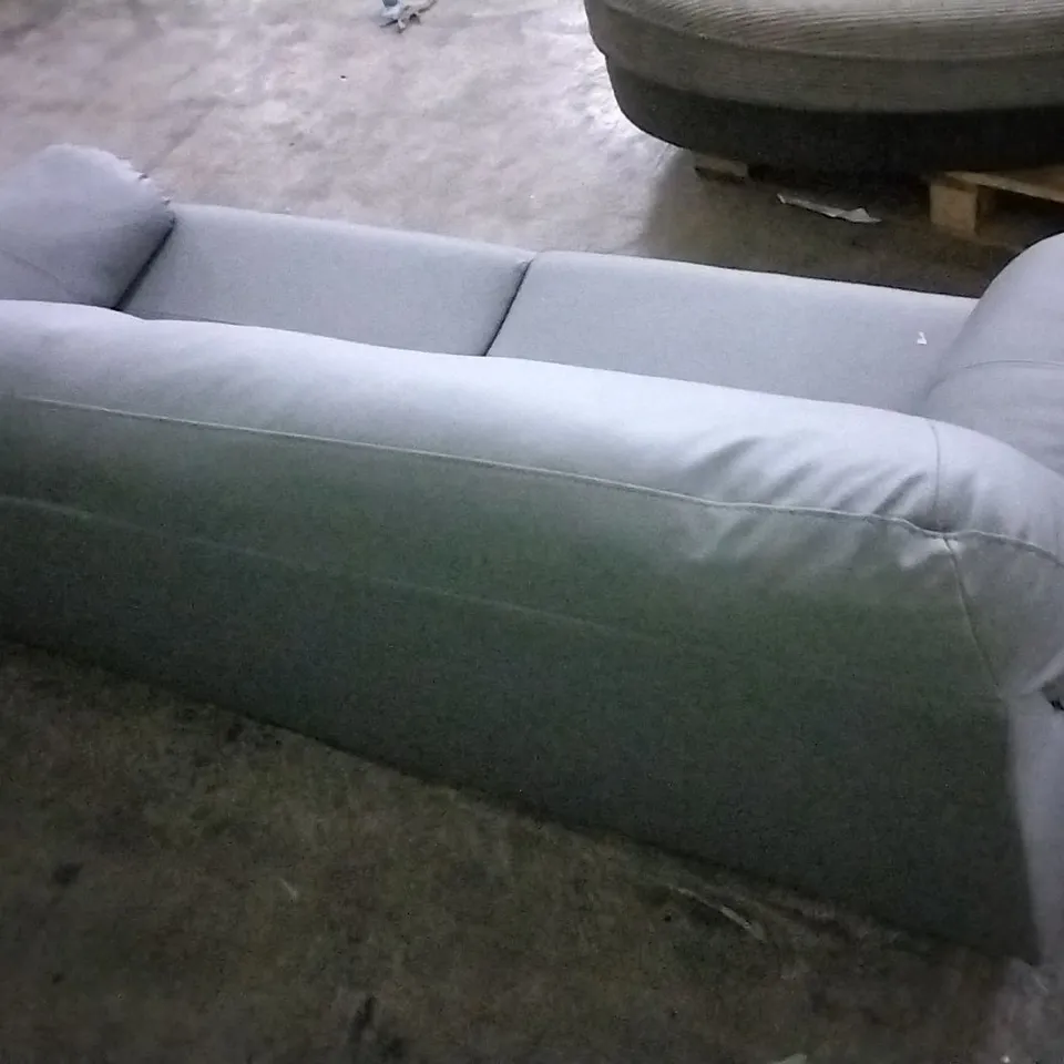 QUALITY 3 SEATER LIGHT GREY LEATHER SOFA 