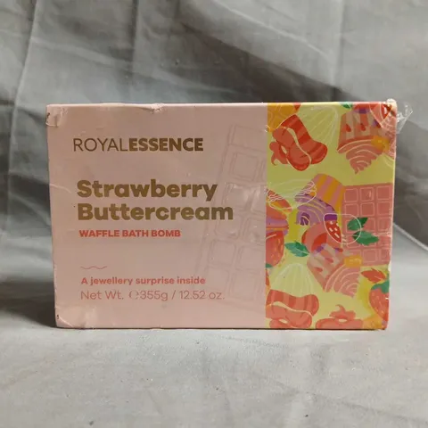 ROYAL ESSENCE STRAWBERRY BUTTERCREAM WAFFLE BATH BOMB – 355G