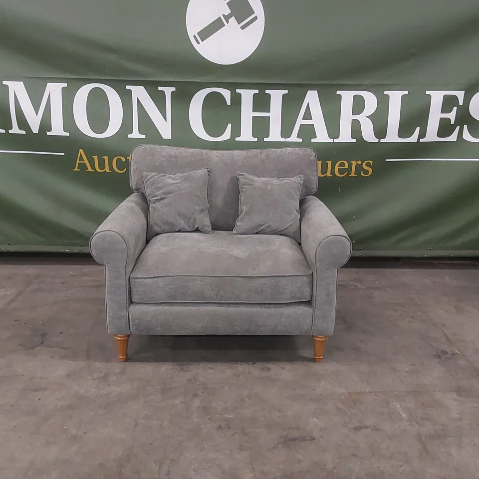 QUALITY DESIGNER FABRIC UPHOLSTERED LOVESEAT