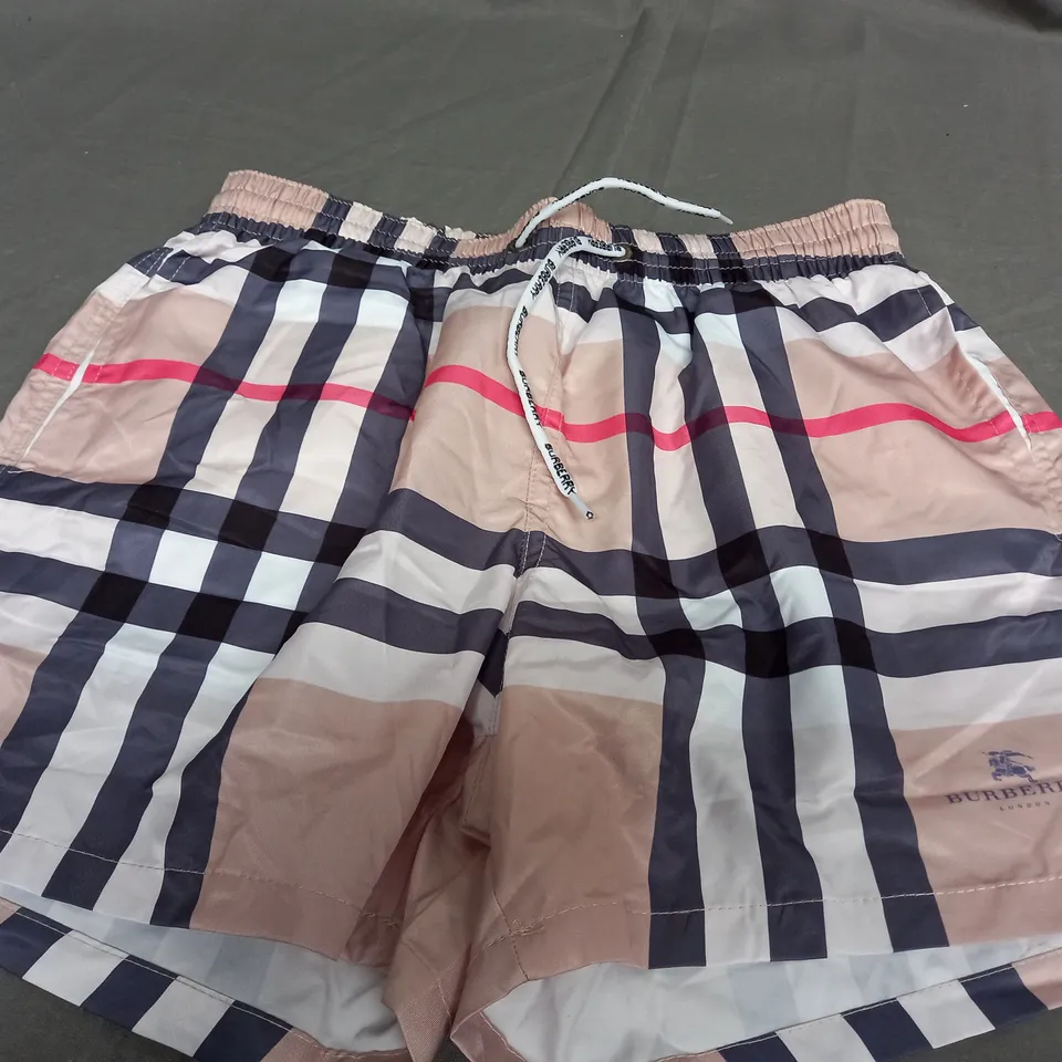 BURBERRY SWIM SHORTS - MEDIUM