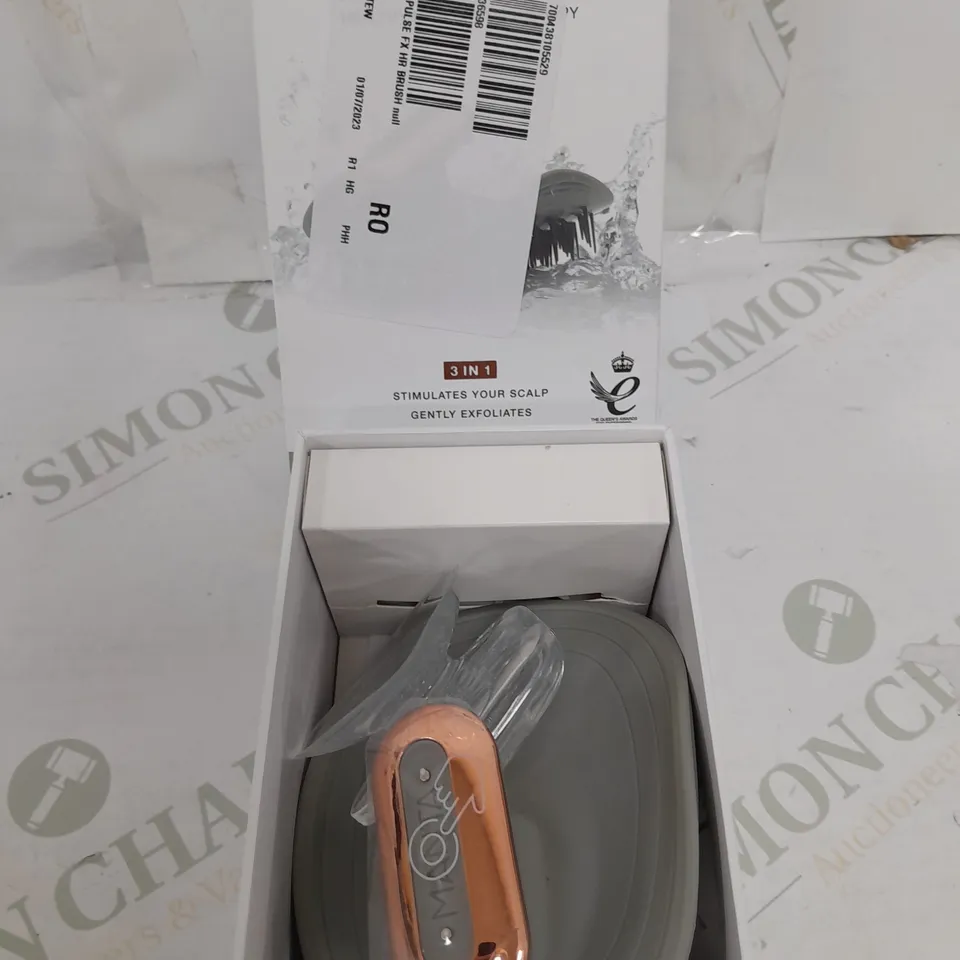 BOXED MANTA PULSE FLEXIBLE HAIRBRUSH