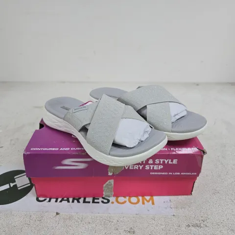 SKECHERS ON THE GO 600 ENCHANTED SLIDE SANDALS SIZE 6 BOXED