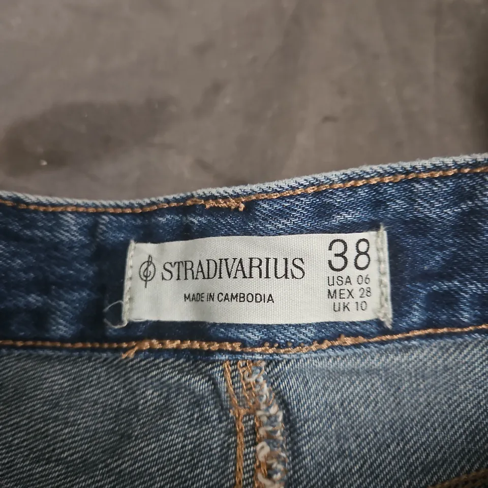 STRADIVARIUS DENIM JEANS – UK 10 (EU 38)
