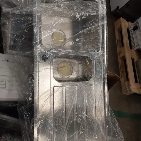 PACKAGED STAINLESS STEEL KITCHEN SINK WITH DRAINAGE BOARD