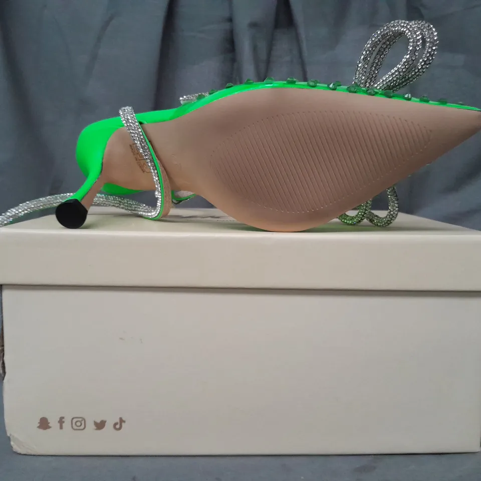BOXED PAIR OF PUBLIC DESIRE POINTED TOE HEELS IN NEON GREEN W. JEWEL EFFECT UK SIZE 5