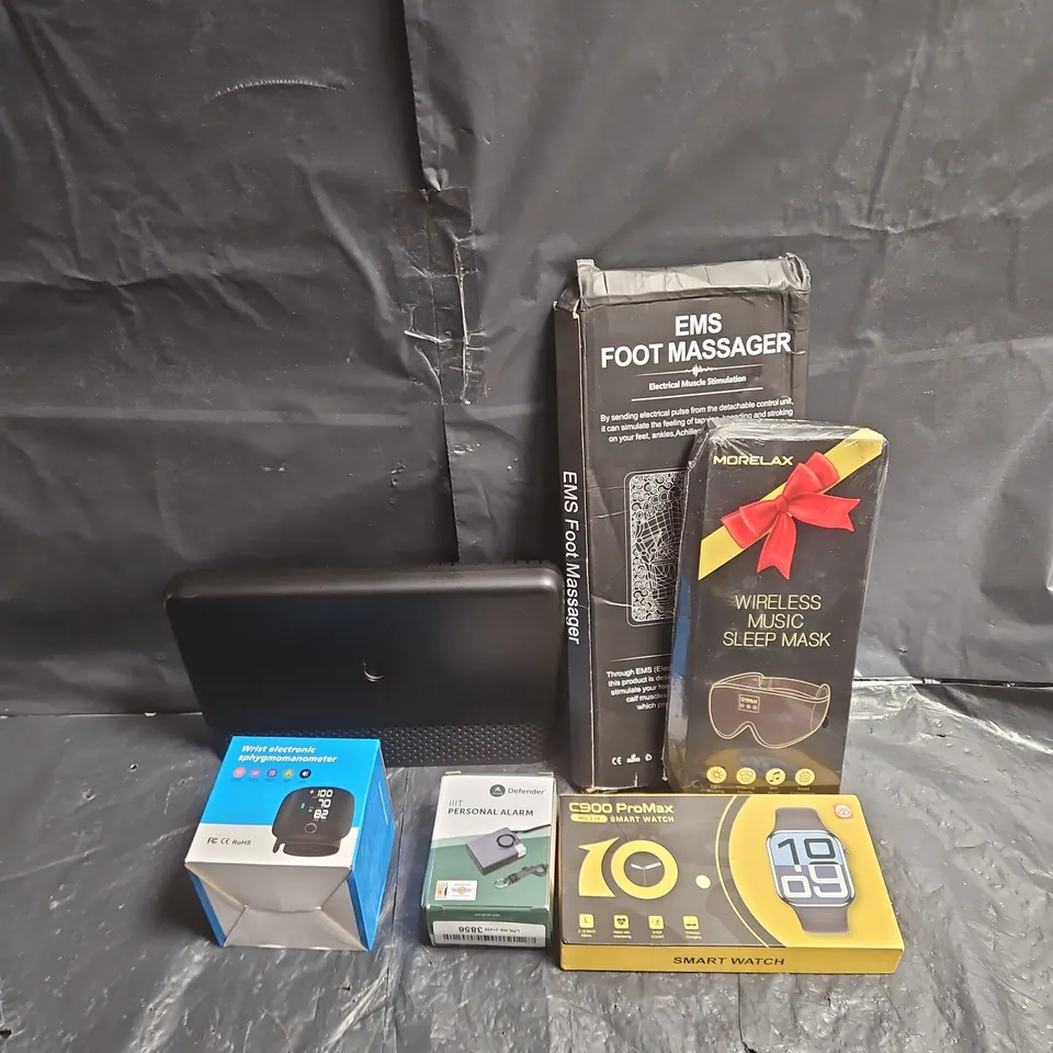 APPROXIMATELY 10 ASSORTED ELECTRICAL PRODUCTS TO INCLUDE EMS FOOT MASSAGER, WIRELESS MUSIC SLEEP MASK, DEFENDER PERSONAL ALARM ETC 