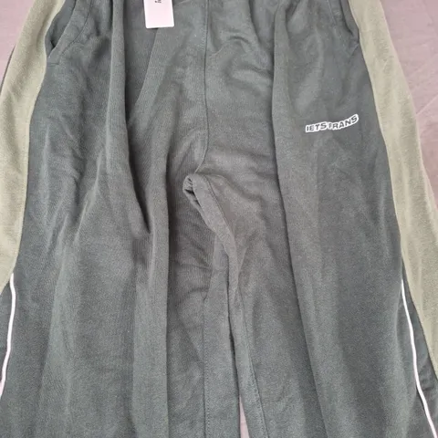 IETS FRANS JOGGERS IN GREEN SIZE SMALL