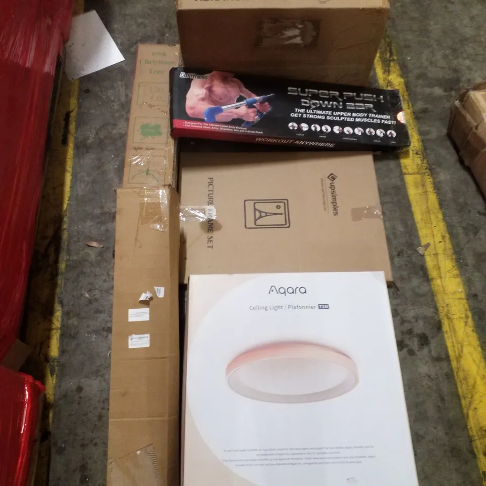 PALLET CONTAINING ASSORTED PRODUCTS INCLUDING CEILING LIGHT, PICTURE FRAME SET, SUPER PUSH DOWN BAR, VIBRATION PLATE & CHRISTMAS TREE