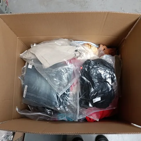 BOX OF APPROXIMATELY 25 ASORTED PEICES OF LCOTHING IN DIFFERENT STYLES AND SIZES