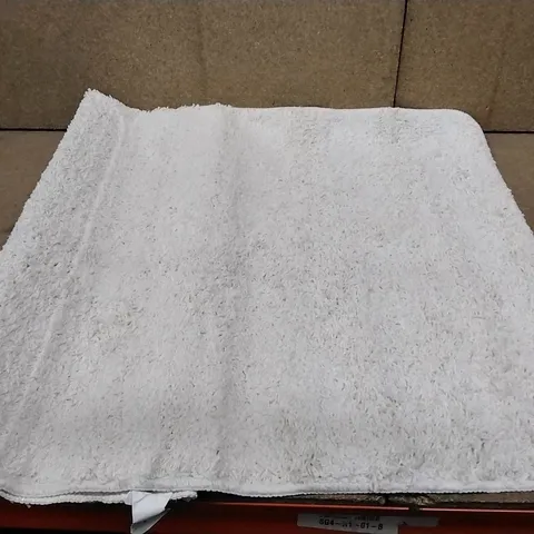 BRAND NEW PACO HOME CREAM SYDNEY RUG SIZE 70CM X 120CM