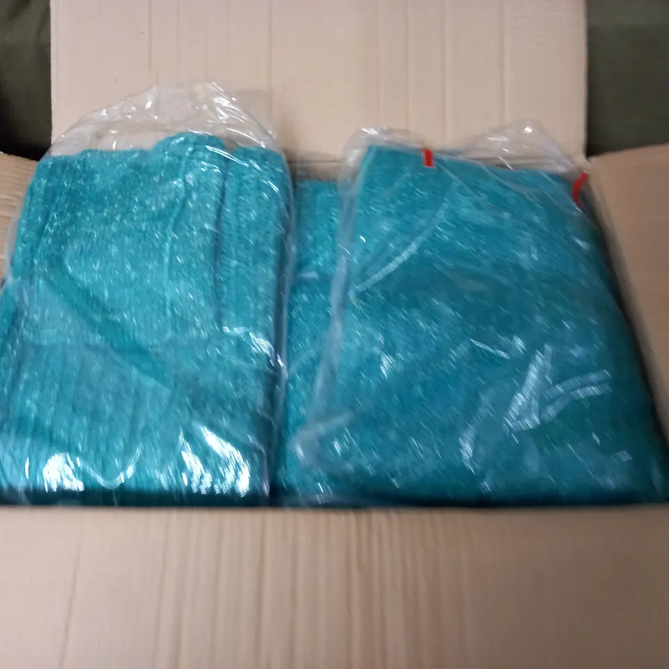 LOT OF APPROXIMATELY 10 AS NEW HIGH NECK GREEN WOOL JUMPER - SIZE UNSPECIFIED