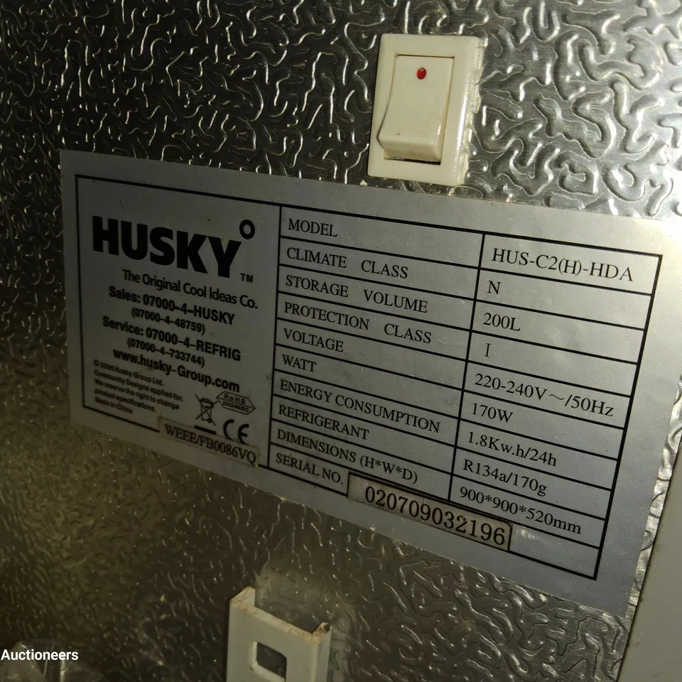 HUSKEY DOUBLE DOOR UNDER COUNTER BOTTLE DISPLAY FRIDGE