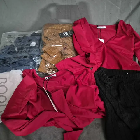 APPROXIMATELY 35 ASSORTED CLOTHING ITEMS IN VARIOUS SIZES, STYLES & COLOURS TO INCLUDE BRANDS SUCH AS BERSHKA, SHEIN, REBELLIOUS, ETC - COLLECTION ONLY