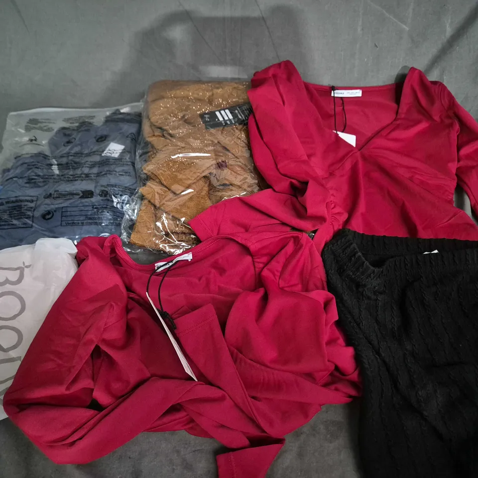APPROXIMATELY 35 ASSORTED CLOTHING ITEMS IN VARIOUS SIZES, STYLES & COLOURS TO INCLUDE BRANDS SUCH AS BERSHKA, SHEIN, REBELLIOUS, ETC - COLLECTION ONLY