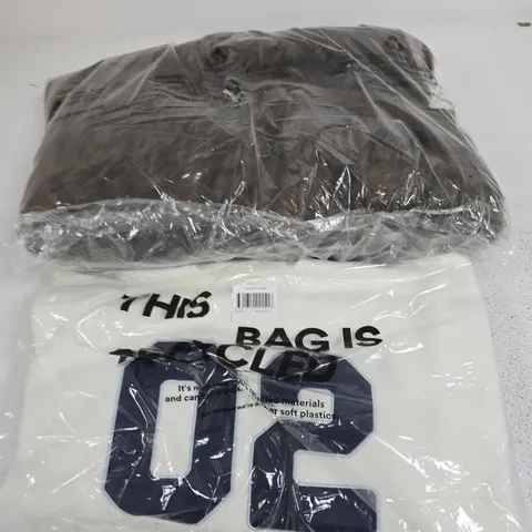APPROXIMATELY 5 ASSORTED CLOTHING ITEMS IN VARIOUS SIZES, COLOURS & STYLES TO INCLUDE FAUX FUR BOMBER, OVERSIZED KNIT SWEATER, ETC