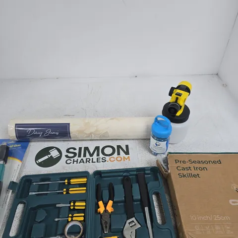 BOX OF APPROXIMATELY 10 ASSORTED ITEMS INCLUDING NUOVVA PRE-SEASONED CAST IRON SKILLET, A COOL TOWEL AND DARCY JAMES HEAVYWEIGHT VINYL
