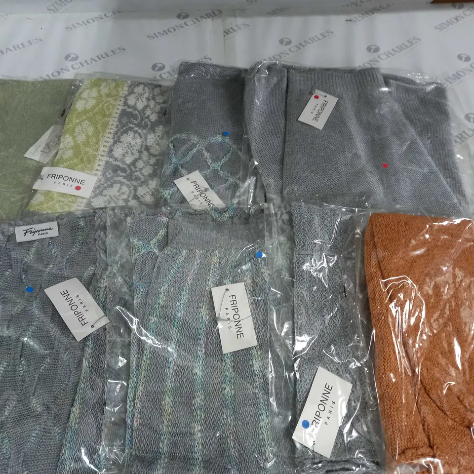 LOT OF 8 ASSORTED KNITWEAR CLOTHING ITEMS - VARIOUS SIZES